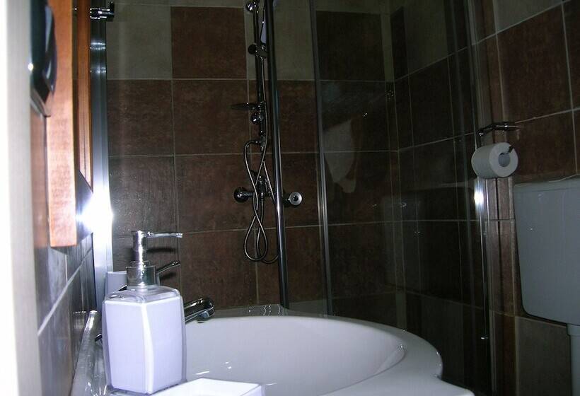 פנסיון Al Carotin