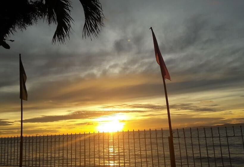 펜션 Baluarte De Argao Beach Resort