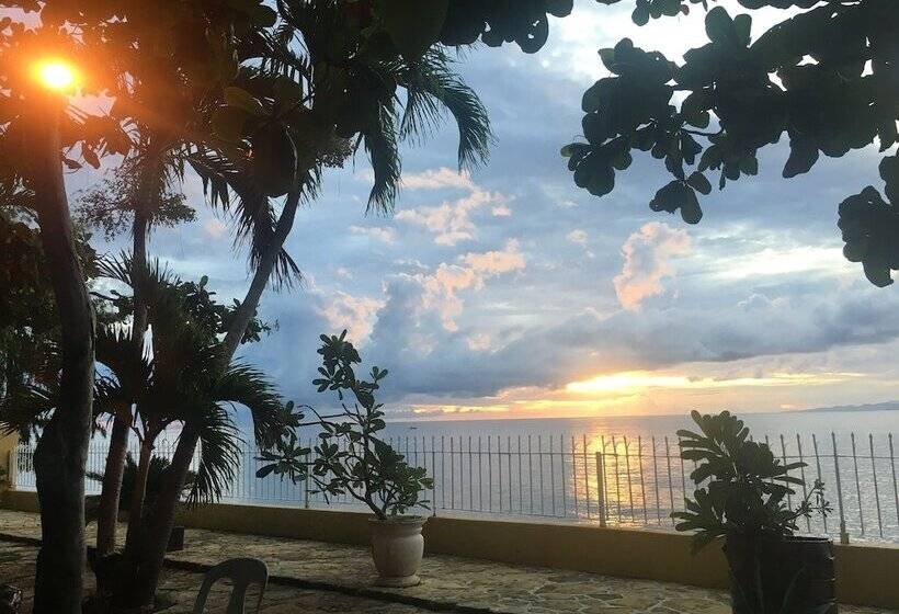 펜션 Baluarte De Argao Beach Resort