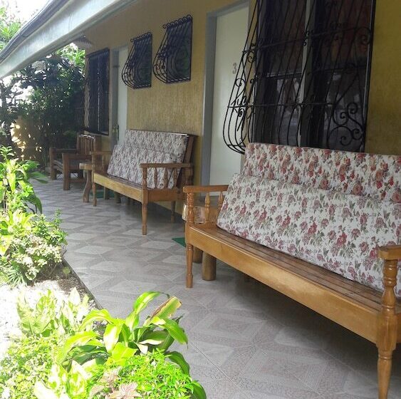 펜션 Baluarte De Argao Beach Resort