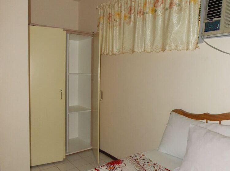 펜션 Baluarte De Argao Beach Resort