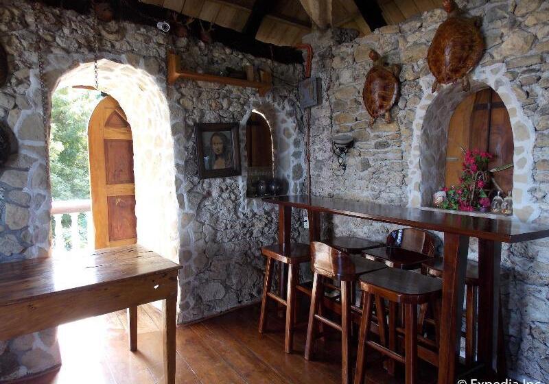 펜션 Baluarte De Argao Beach Resort