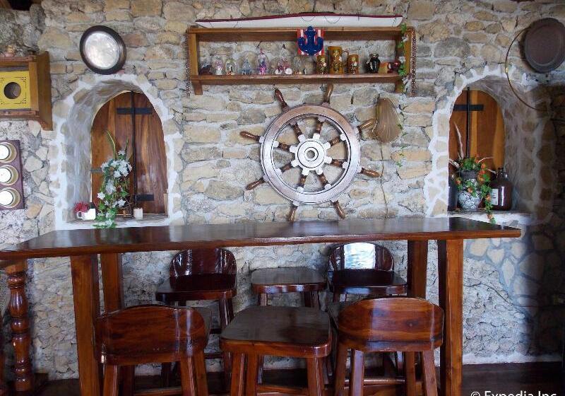 펜션 Baluarte De Argao Beach Resort