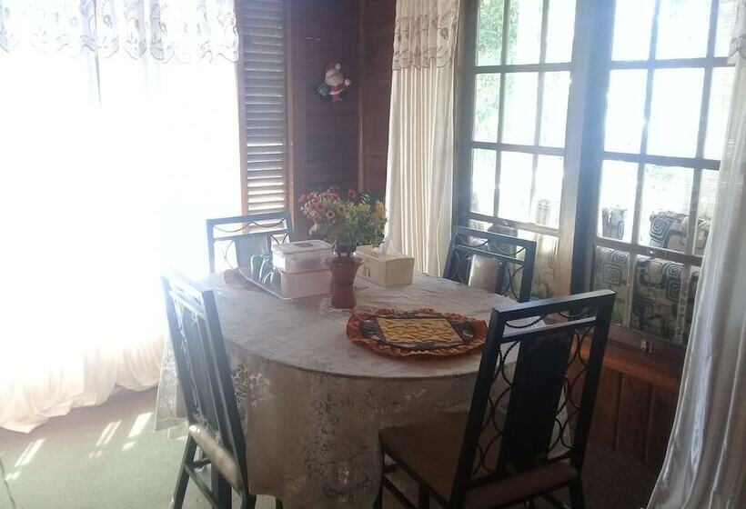 פנסיון Bunga Matahari