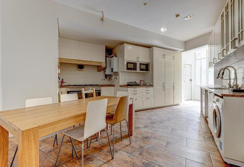 ペンション Castilho Residence