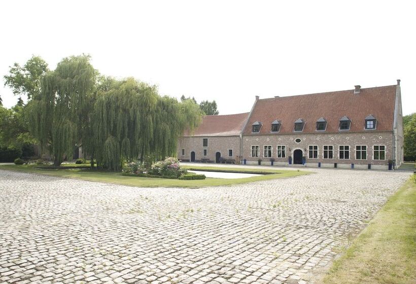 Пансион Chapeauveau Gîte   B&b   Events