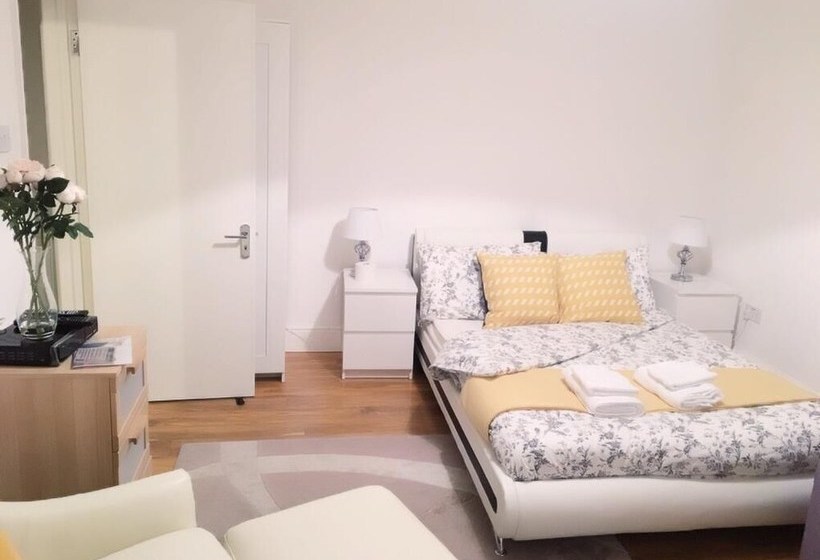 Пансион Charimore Rooms