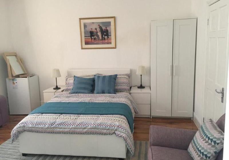 Пансион Charimore Rooms