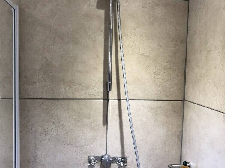 פנסיון Chilled Oaks