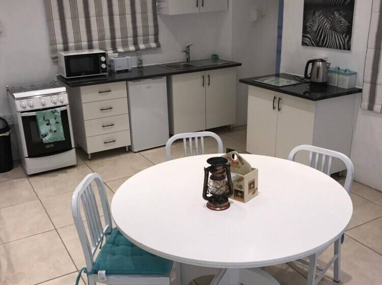 פנסיון Chilled Oaks