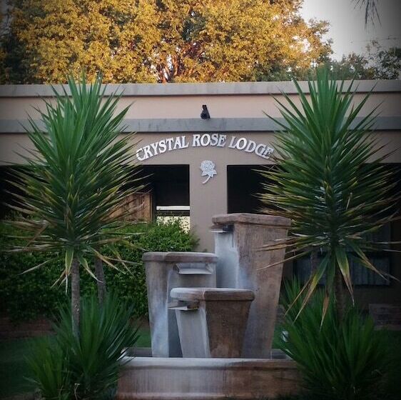 פנסיון Crystal Rose Lodge