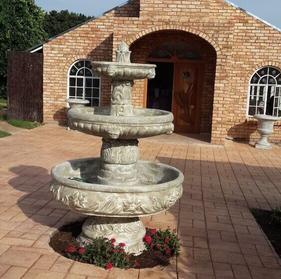 פנסיון Crystal Rose Lodge