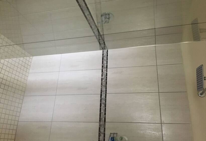 膳宿费 Eden Rose Manor B&b