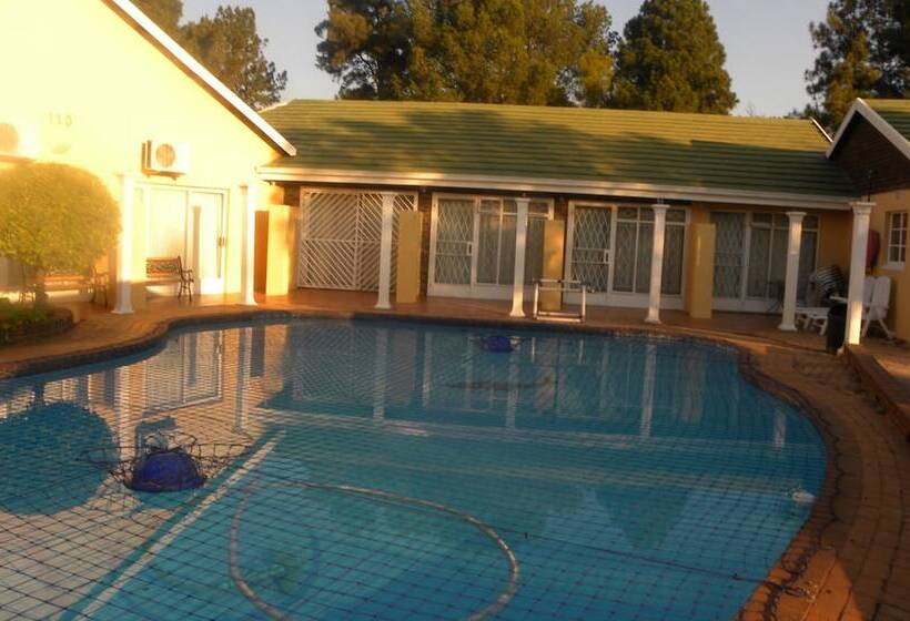 פנסיון Eikenhof Country Guesthouse