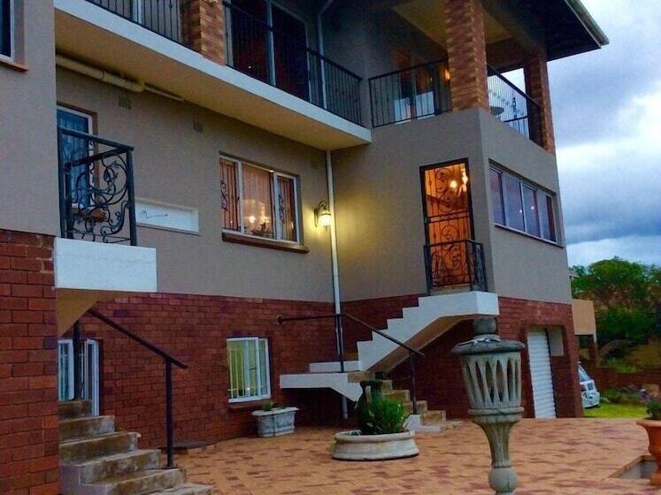 פנסיון Hamelin Guest House