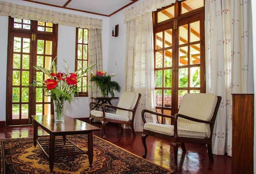 Пансион Hatale Mini Worlds End Bungalow