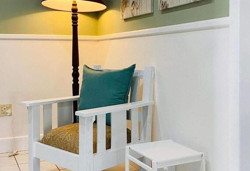 Пансион Karoo Country Guesthouse