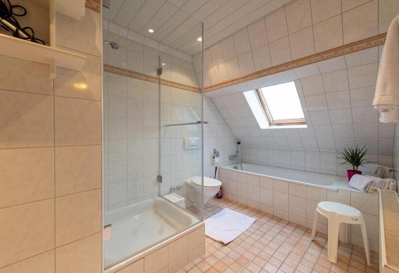 بنسيون Landhaus Jägerhof