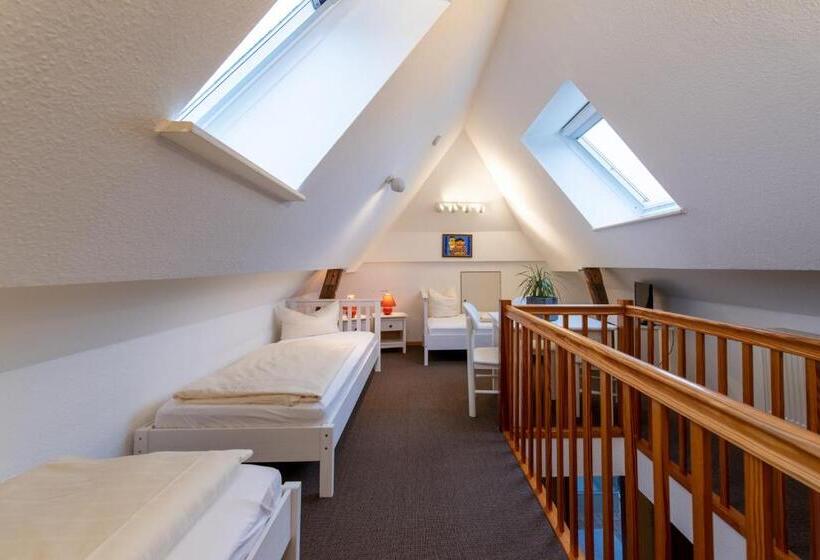 بنسيون Landhaus Jägerhof