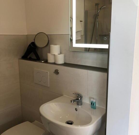 بنسيون Landhaus Jägerhof