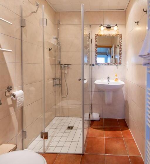 بنسيون Landhaus Jägerhof