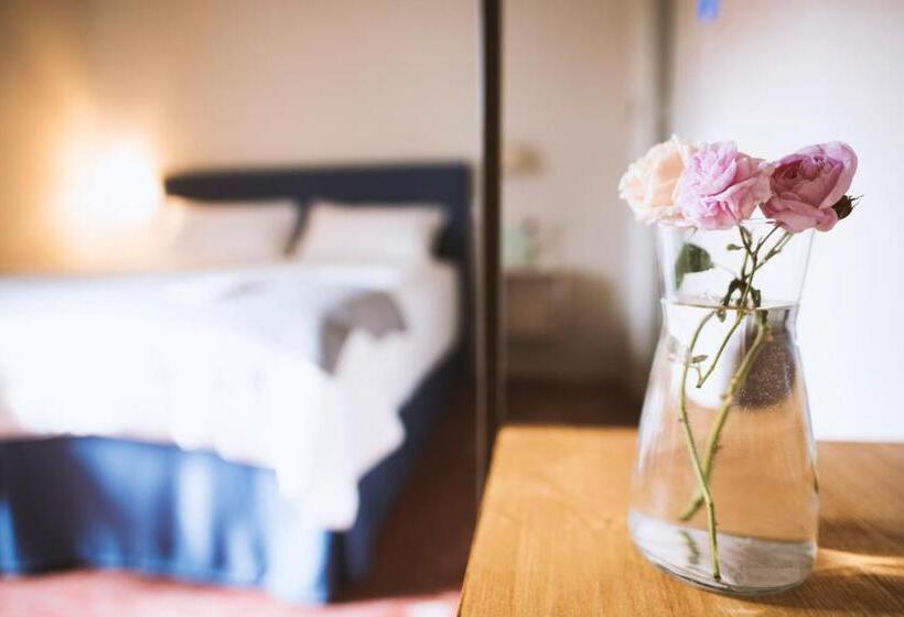 פנסיון Moonfra