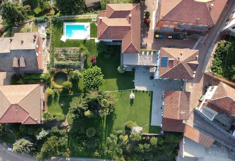 פנסיון Moonfra