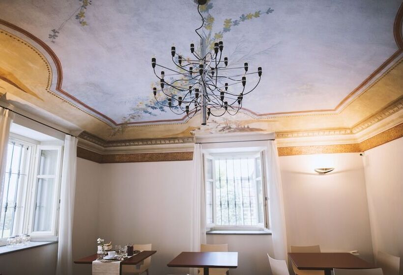 פנסיון Moonfra