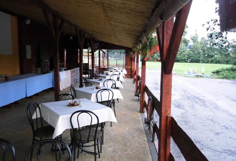 بنسيون Penzion Country Steak Restaurant