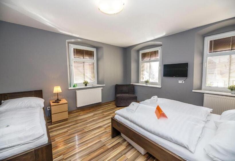 膳宿费 Penzion, Restaurant Gloria