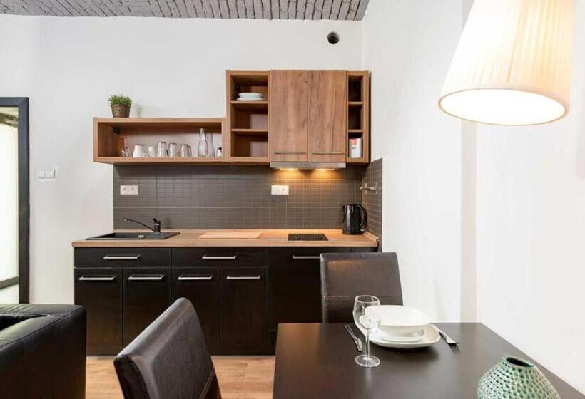 膳宿费 Penzion, Restaurant Gloria