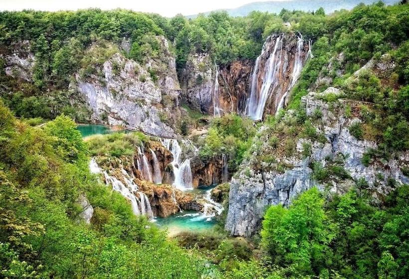 פנסיון Plitvice Lakes Villa Mija