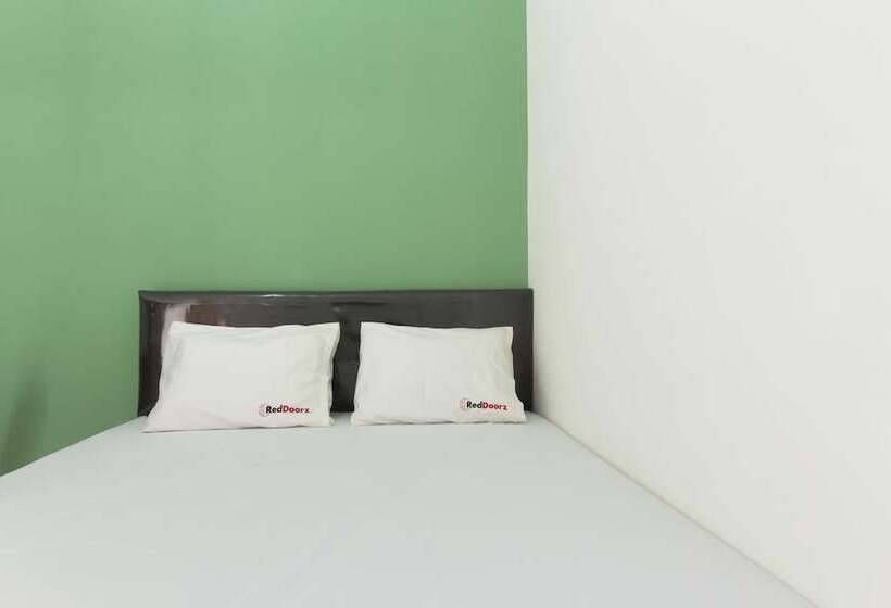 بنسيون Reddoorz @ Pekayon Bekasi