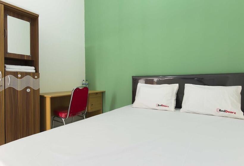 بنسيون Reddoorz @ Pekayon Bekasi