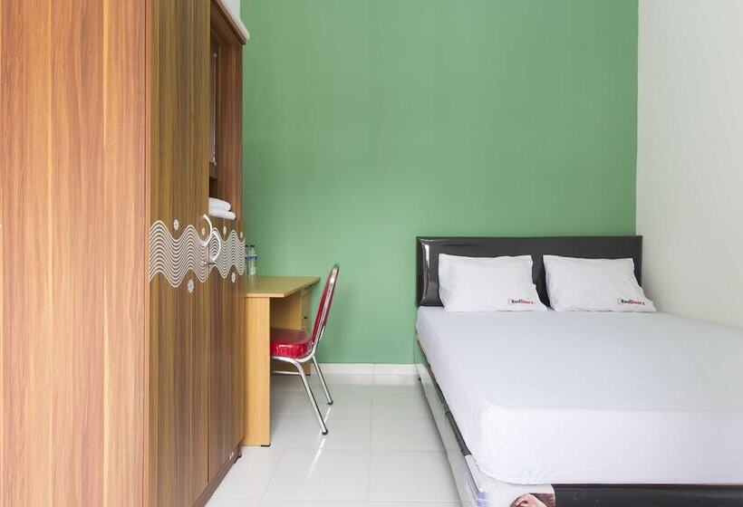 بنسيون Reddoorz @ Pekayon Bekasi