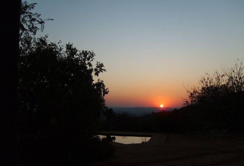 ペンション Thirsty Falls Cc