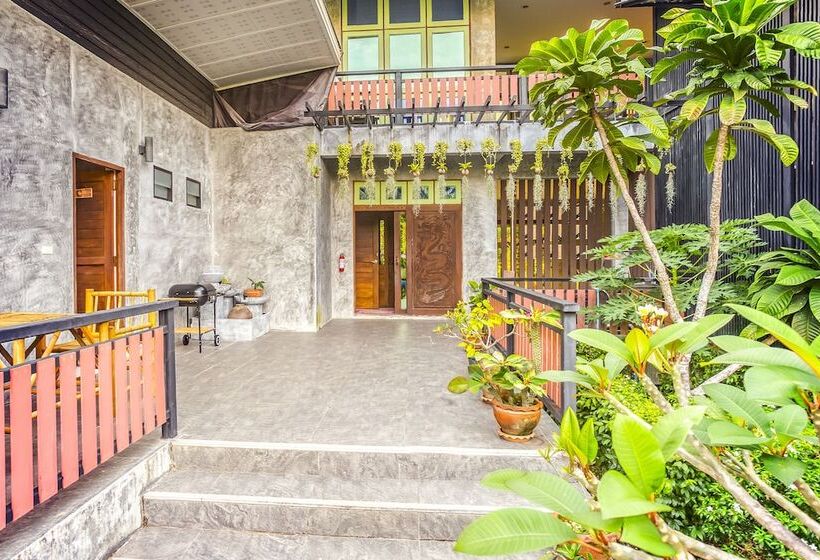 بنسيون Tonmai Suites