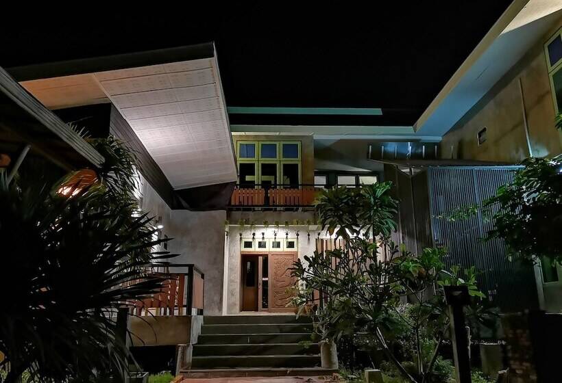 بنسيون Tonmai Suites