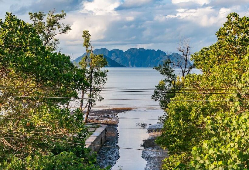 بنسيون Tonmai Suites