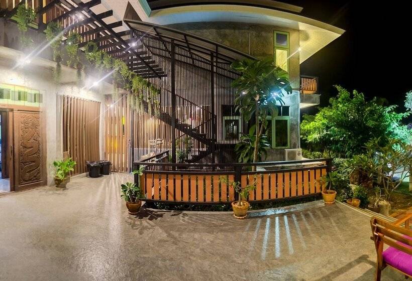 بنسيون Tonmai Suites