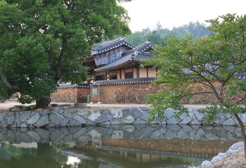بنسيون Yi Jin Rae S Historic House