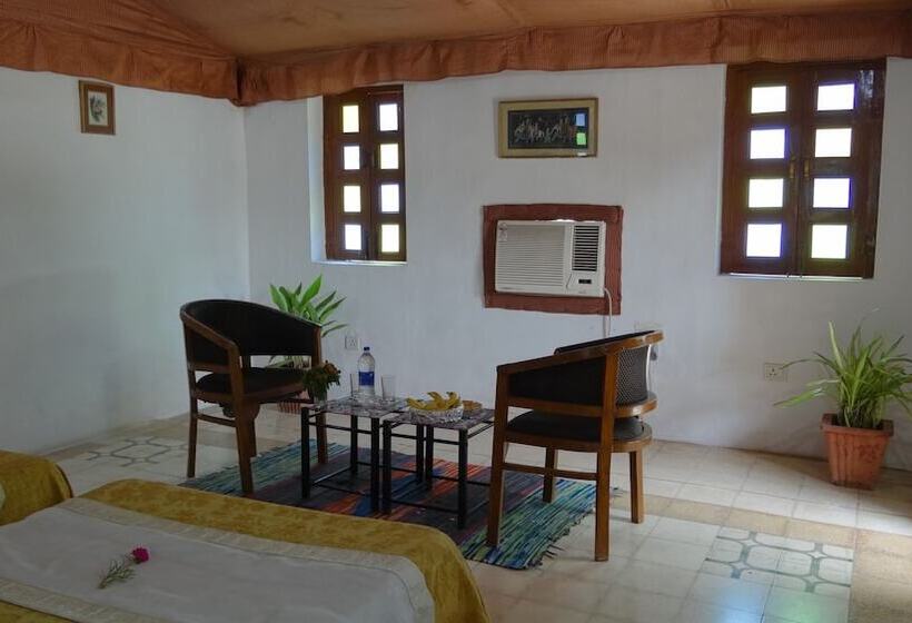 منتجع Geejgarh Eco Village By Opensky