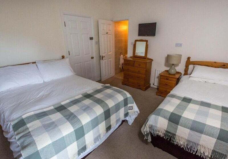 The Beach, Days Bar And B&b