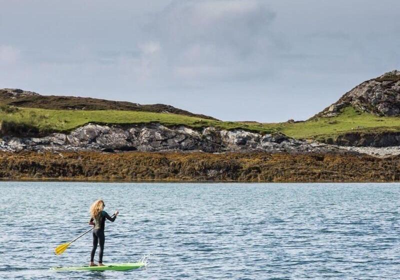 The Beach, Days Bar And B&b