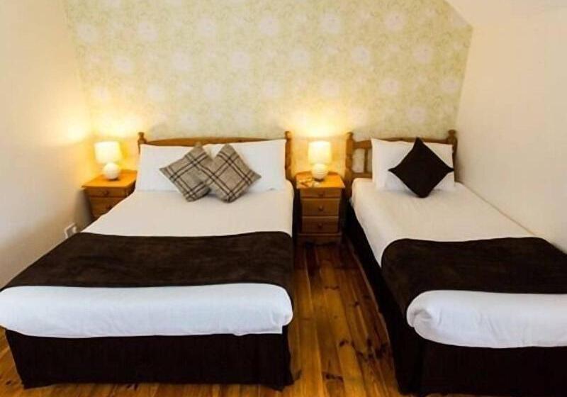 The Beach, Days Bar And B&b