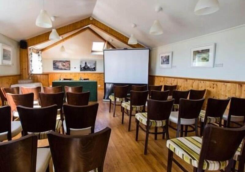 The Beach, Days Bar And B&b