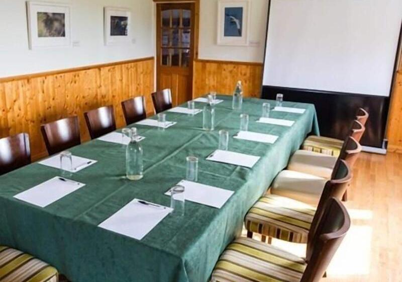 The Beach, Days Bar And B&b