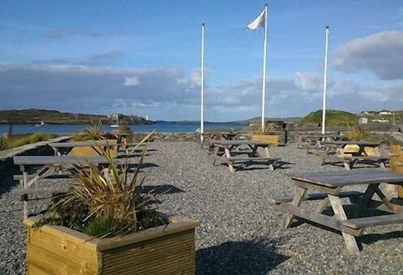 The Beach, Days Bar And B&b