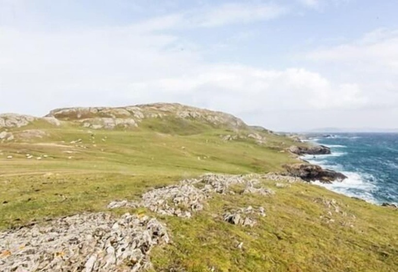 The Beach, Days Bar And B&b