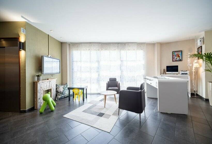 B&B Hotel Calais Terminal Cité de l'Europe 4 étoiles